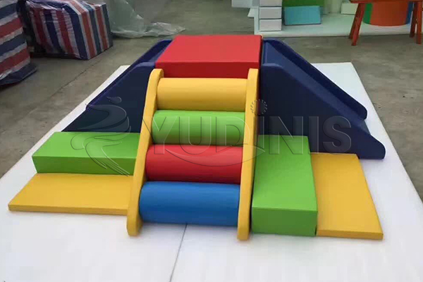 Soft pads of the indoor jungle gym with slide for sale